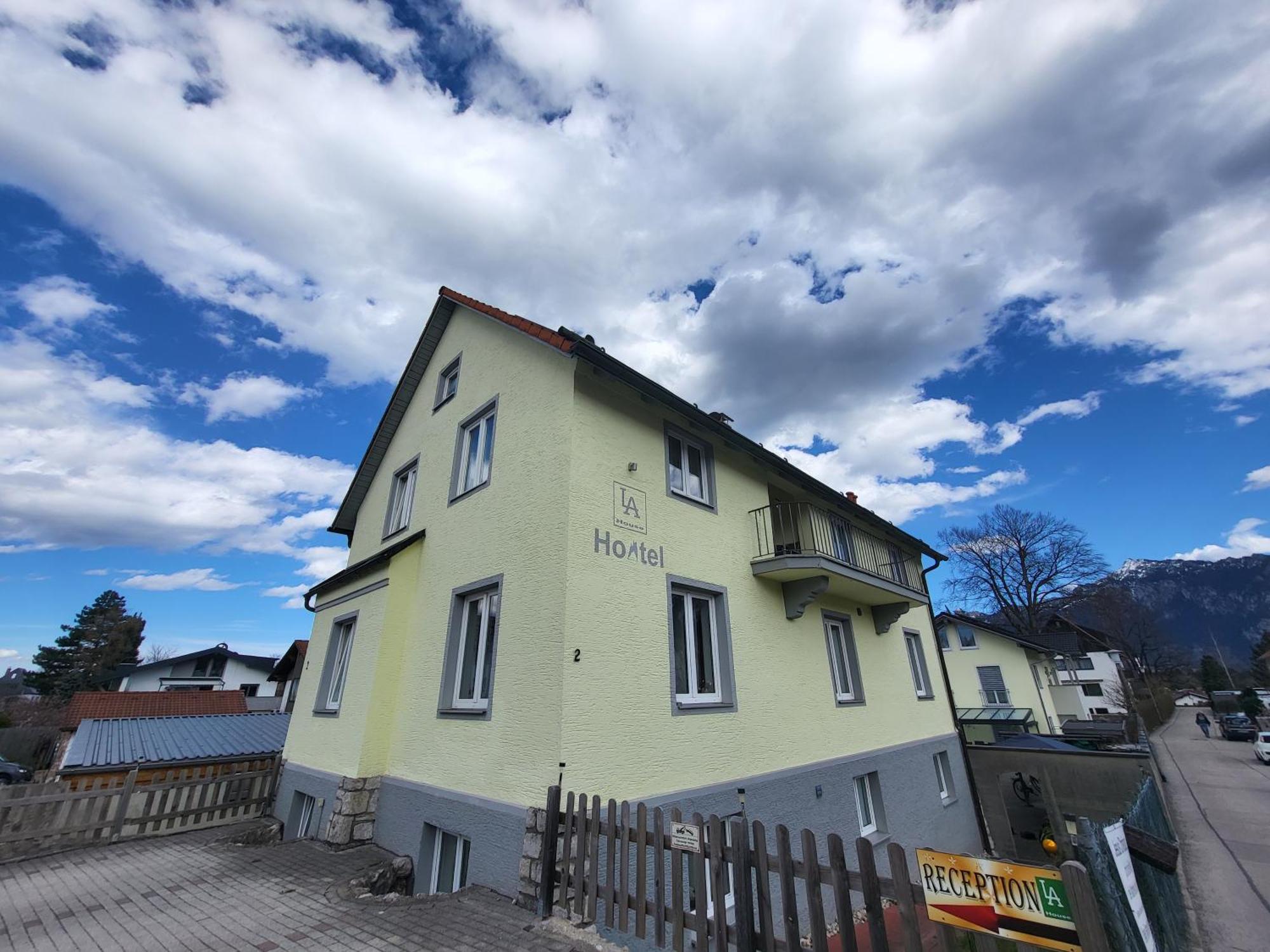 House La Neuschwanstein Blick - Budget City Hotel Füssen Buitenkant foto